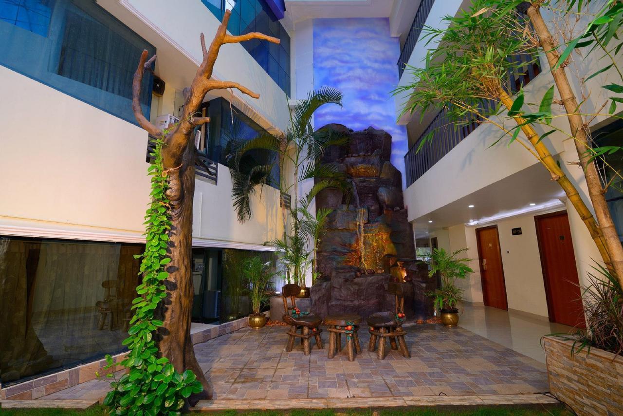 Sps Kingsway Hotel Thiruvananthapuram Екстериор снимка